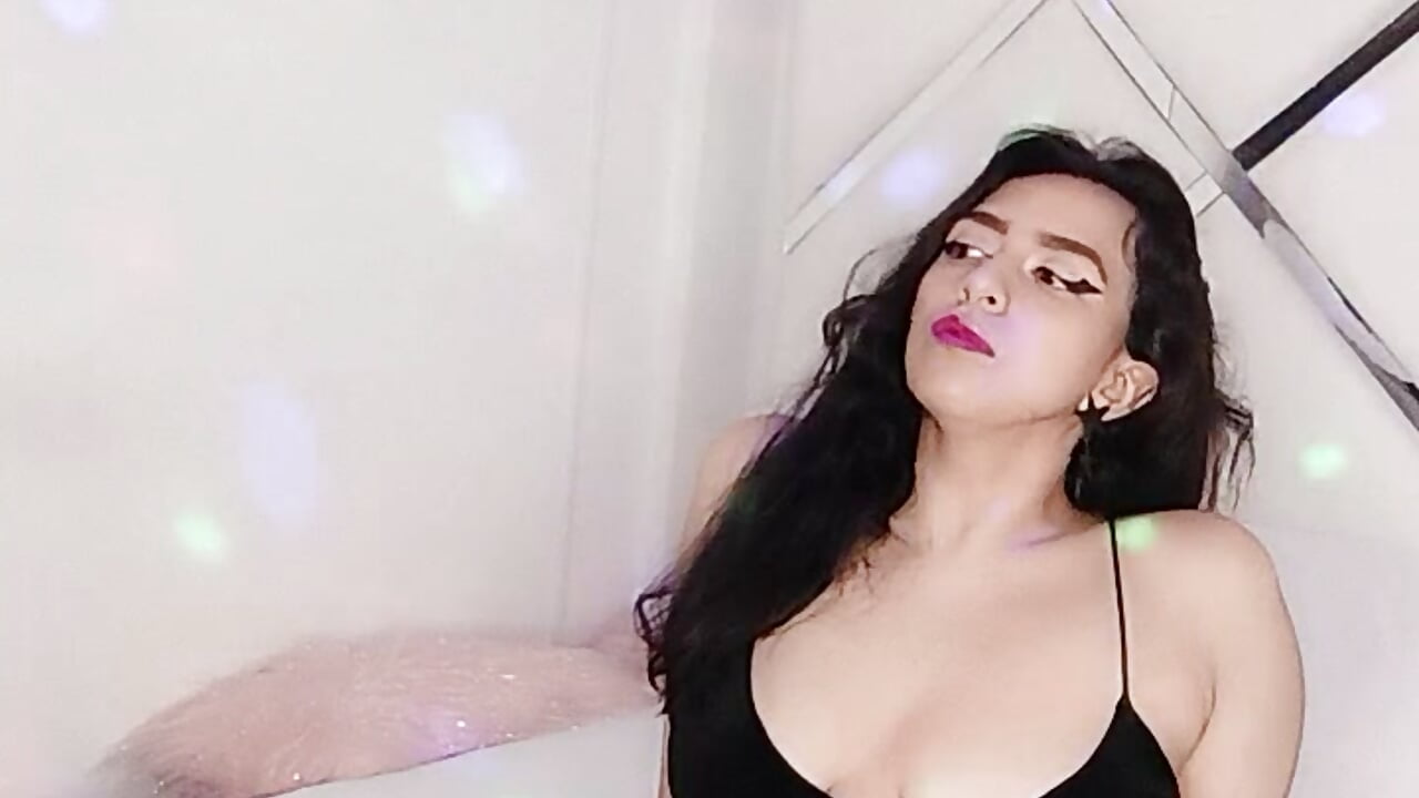 My naughty feet for you my love 🔥👣🫦 - vídeo de la modelo de cam AlondraMendez