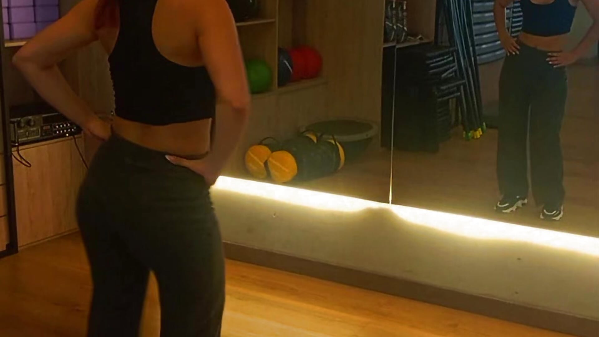 😂😂😂 - video by Lori_Evanss cam model