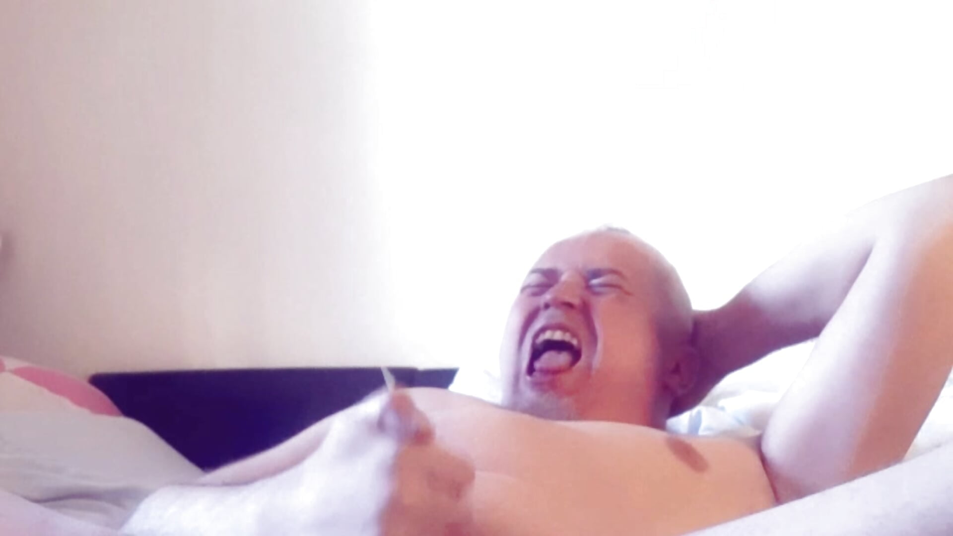 Hot free for 24h - video by grosbbh cam model