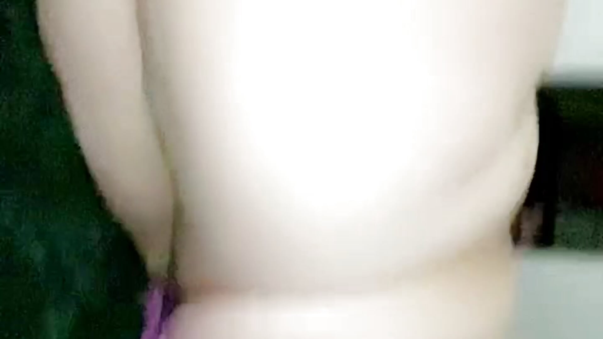 Teasing you with my pretty lil pussy 💞