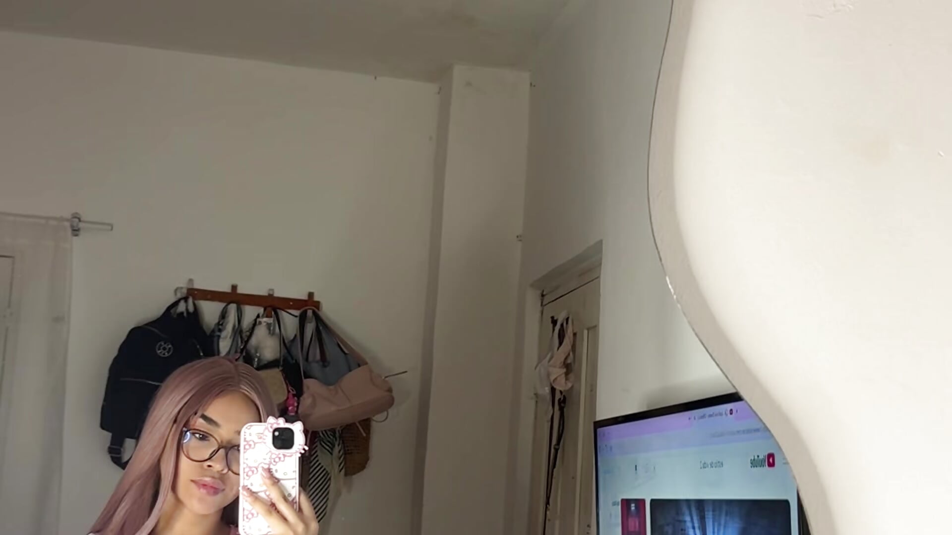 For u - відео від вебкаммоделі Angell_petite01