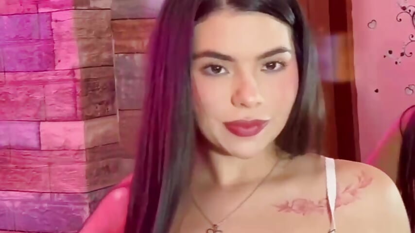 Touch my body 😋💦 - Video von SophiaButt_ Cam-Model