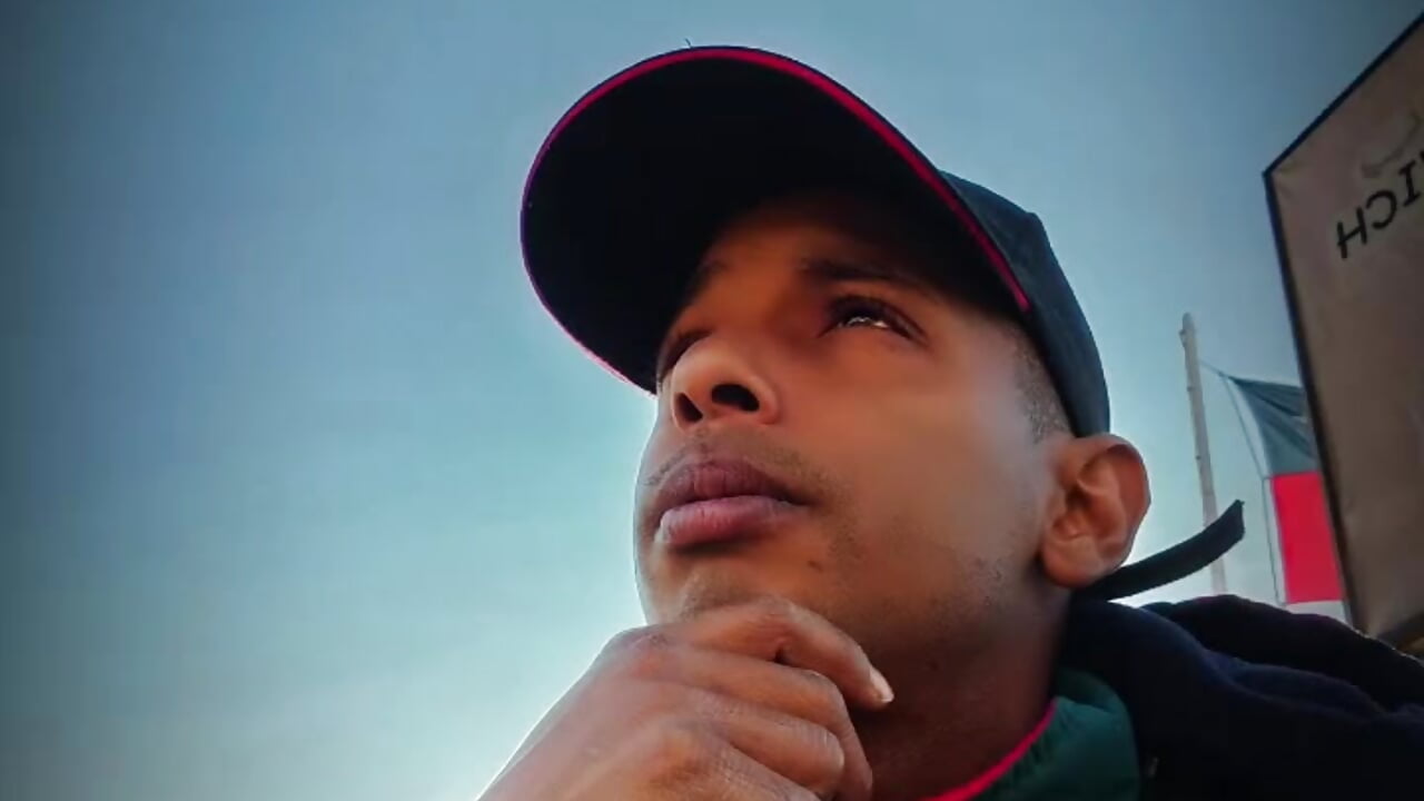 profile-intro-video-1758510284 - วิดีโอโดย pe21sa โมเดลแคม