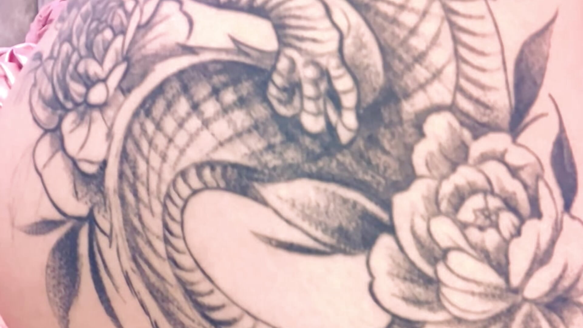 tattos - video by CoralHarmon cam model