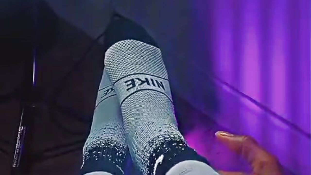 Do you like sexy feet?👀👣 - vidéo du modèle de showcams Aroonsexyboy