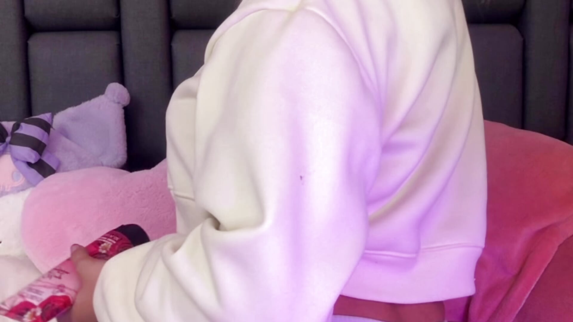 Oil booty - 視頻來源： MadissonRey