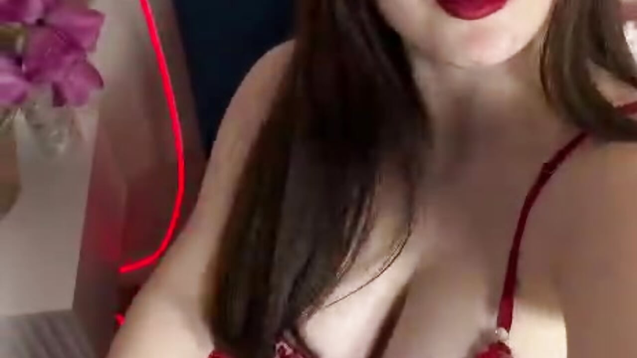video with love😍 - vídeo de la modelo de cam BritneyLix