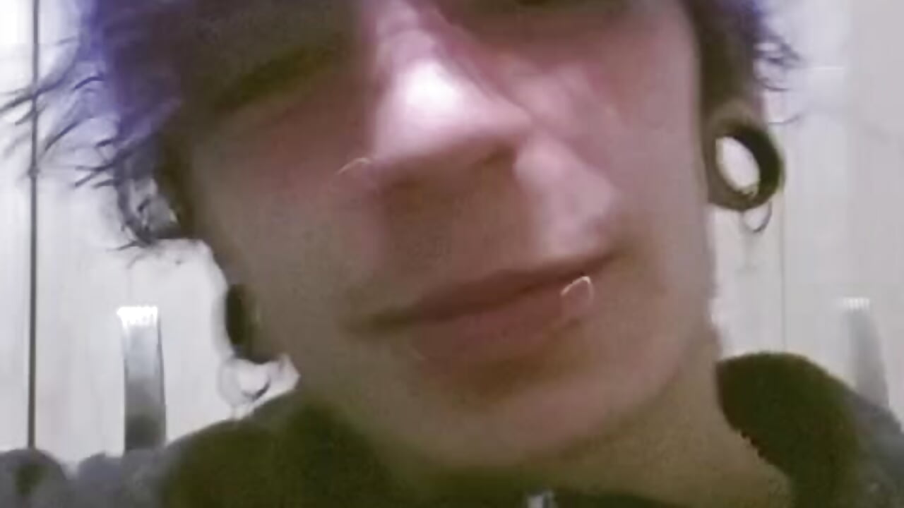 Hard techno lover – video od webkamerové modelky Mugiwara666