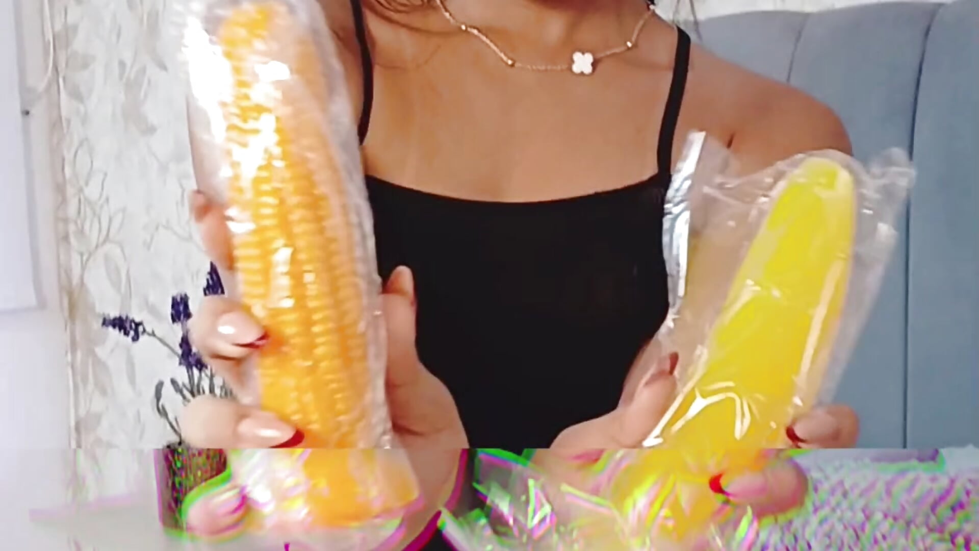 Do you like my new gifts? - MeganCruzGB 캠 모델의 동영상