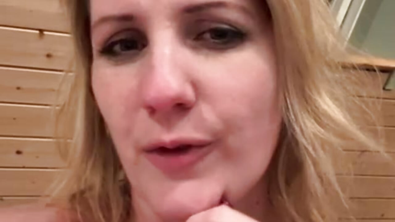 Nackt und mit Augenbinde: Kontrolle abgeben, einfach fühlen… - video av NoraNoxx cam model