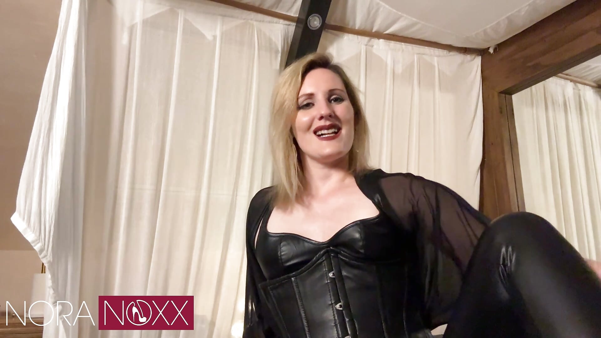 Nora klärt auf: JOI, CEI, CBT, SPH und Tunnelspiele - video av NoraNoxx cam model
