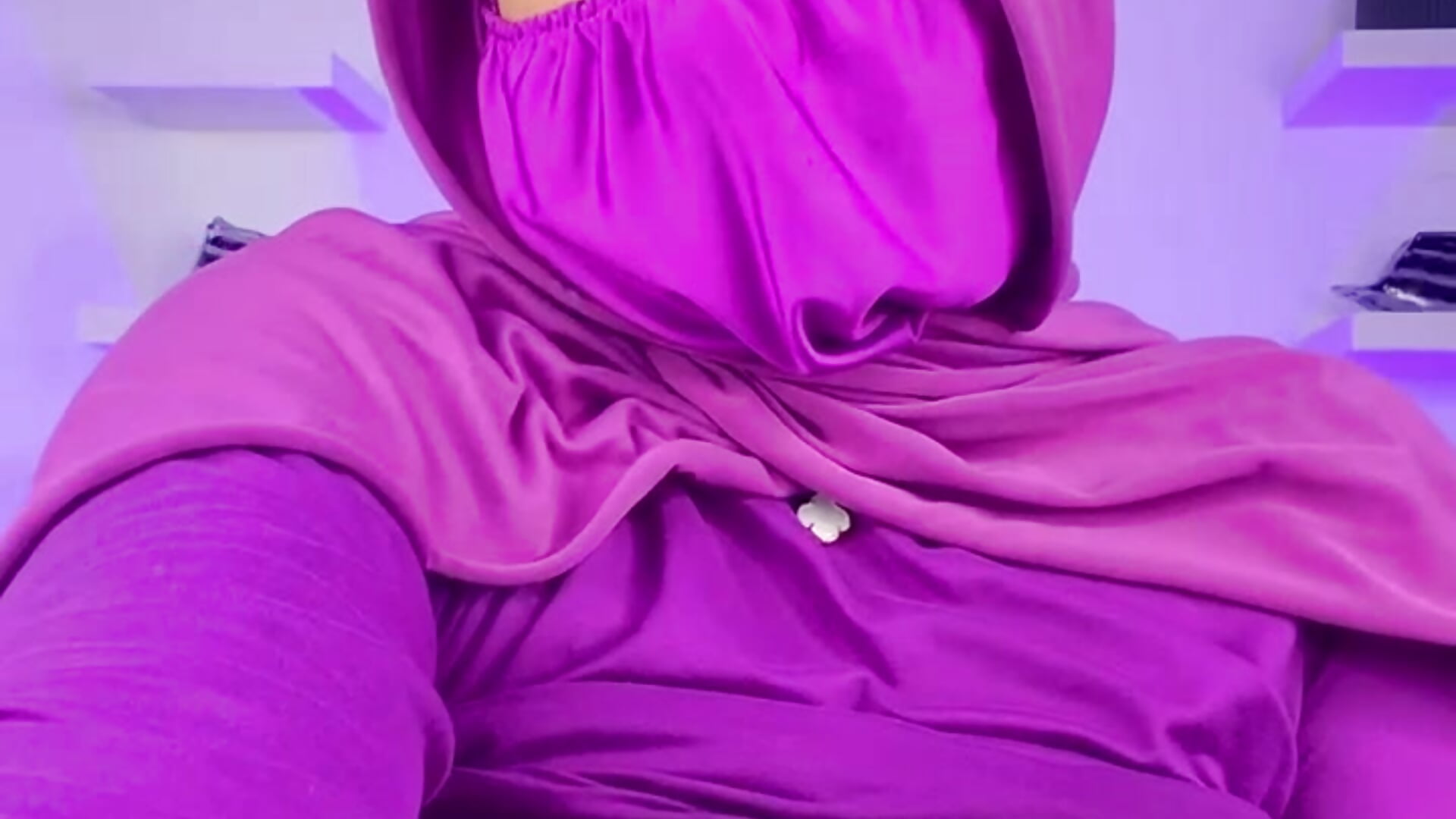 They say that temptation is bad ... but look at me and tell me if you can resist - video by saray_halam cam model