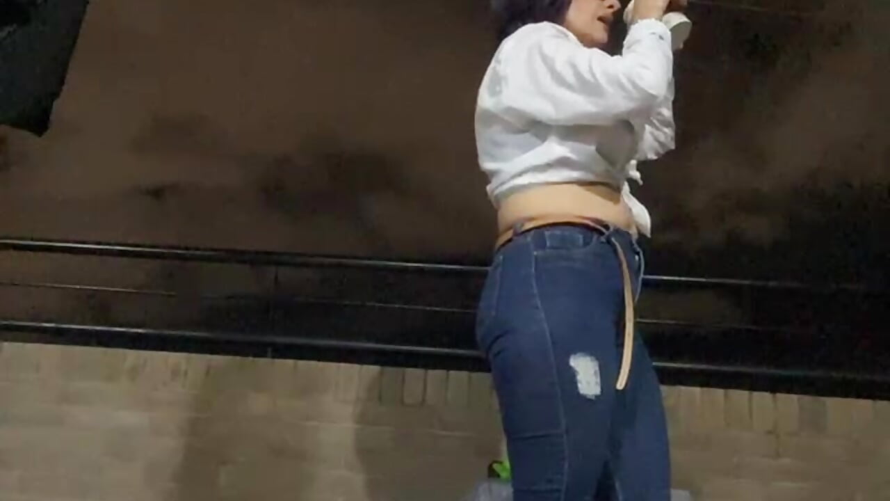 Drinking coffe in my balcony. - vídeo de la modelo de cam Goddess-Love-