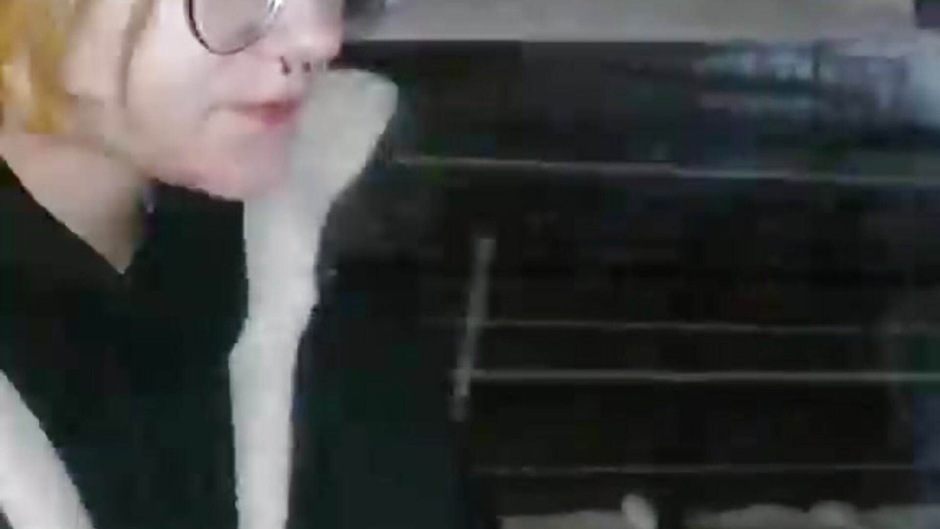 Evelen smokes