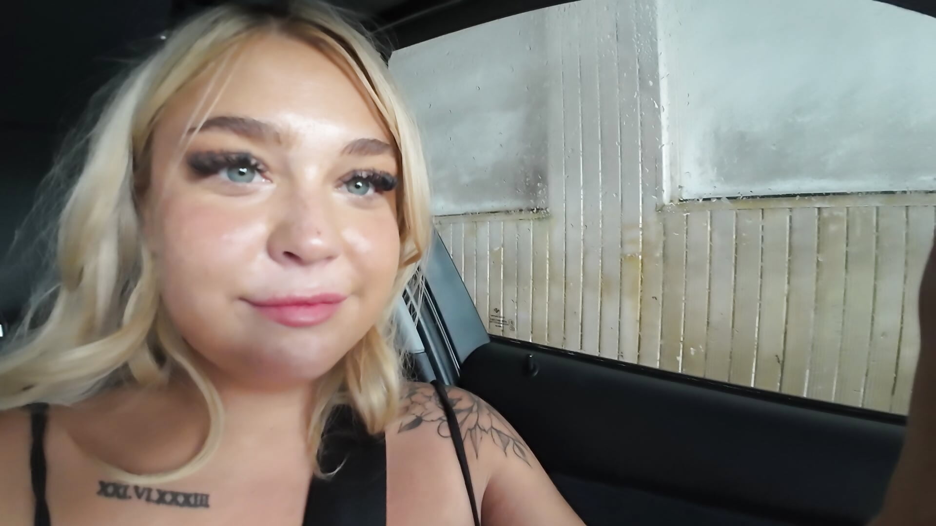 car wash naughty blair - video di blairbella modella di cam
