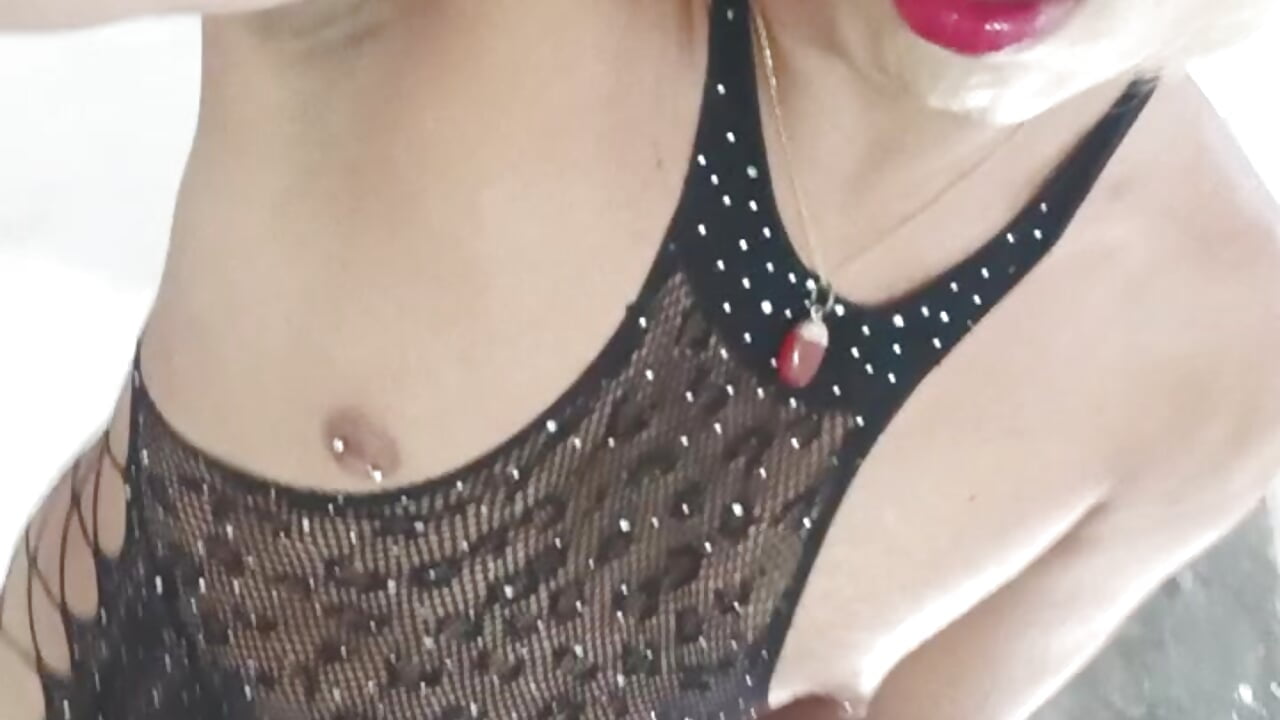 Me masturbo en tacones - vidéo du modèle de showcams blondebitchlitle