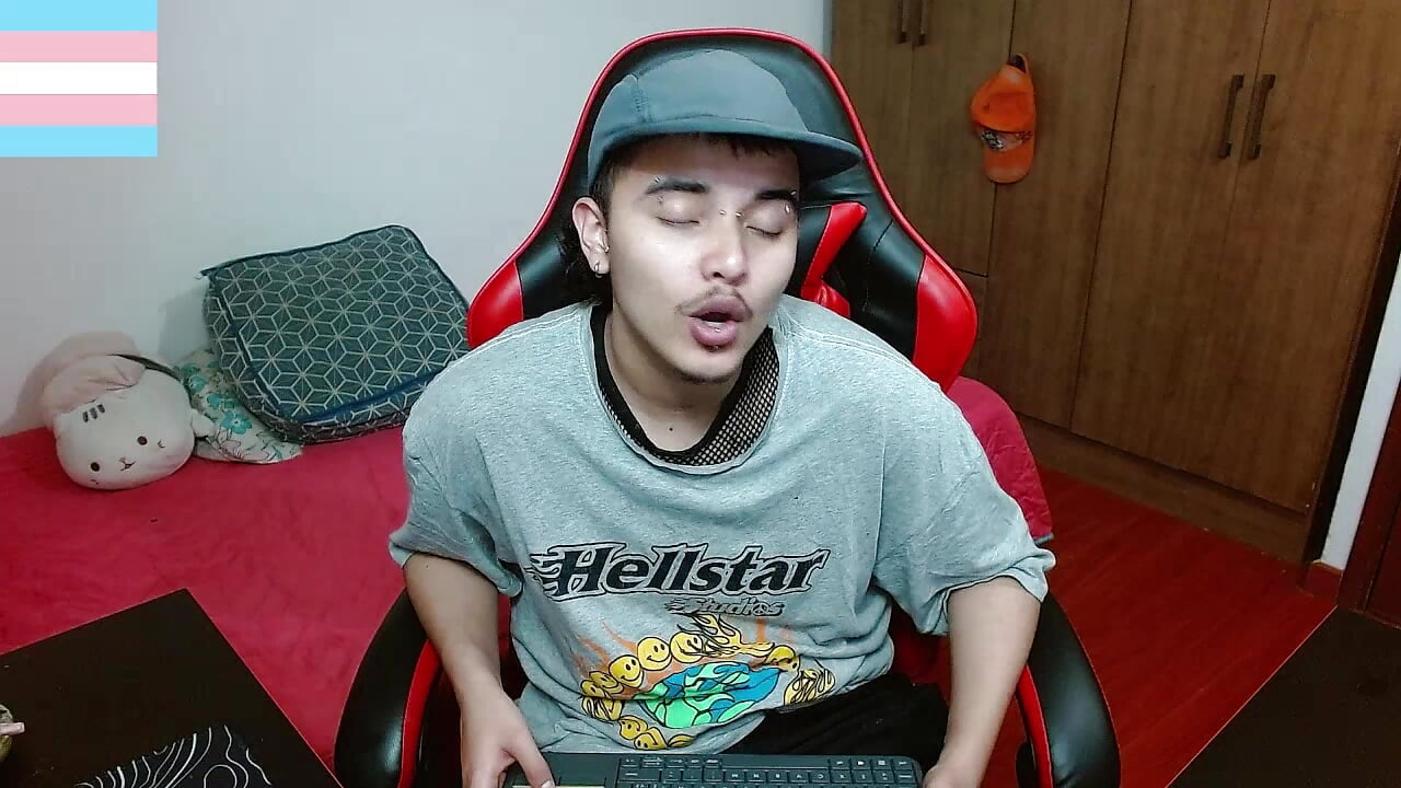 Hello - video by Hgp3riodictabl3 cam model