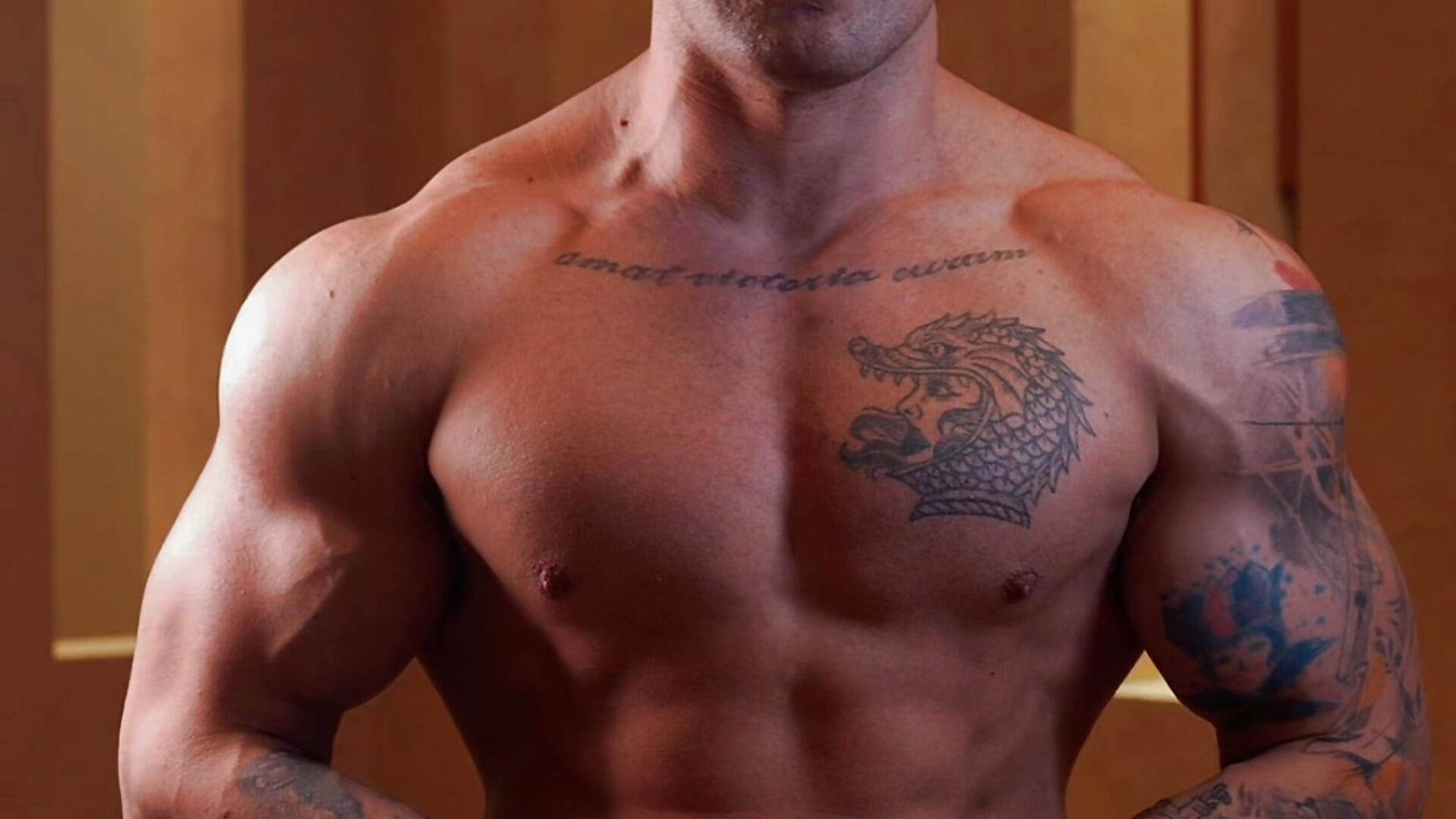 100 push ups pump — filmik Karlos_Ripped_, modela(-lki) na kamerkach