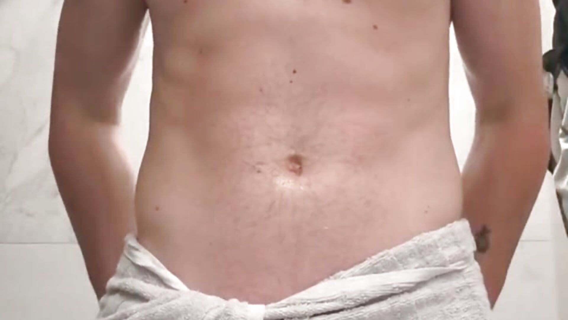 Shower Flexing - Perry_Knight adlı kamera modelinin videosu