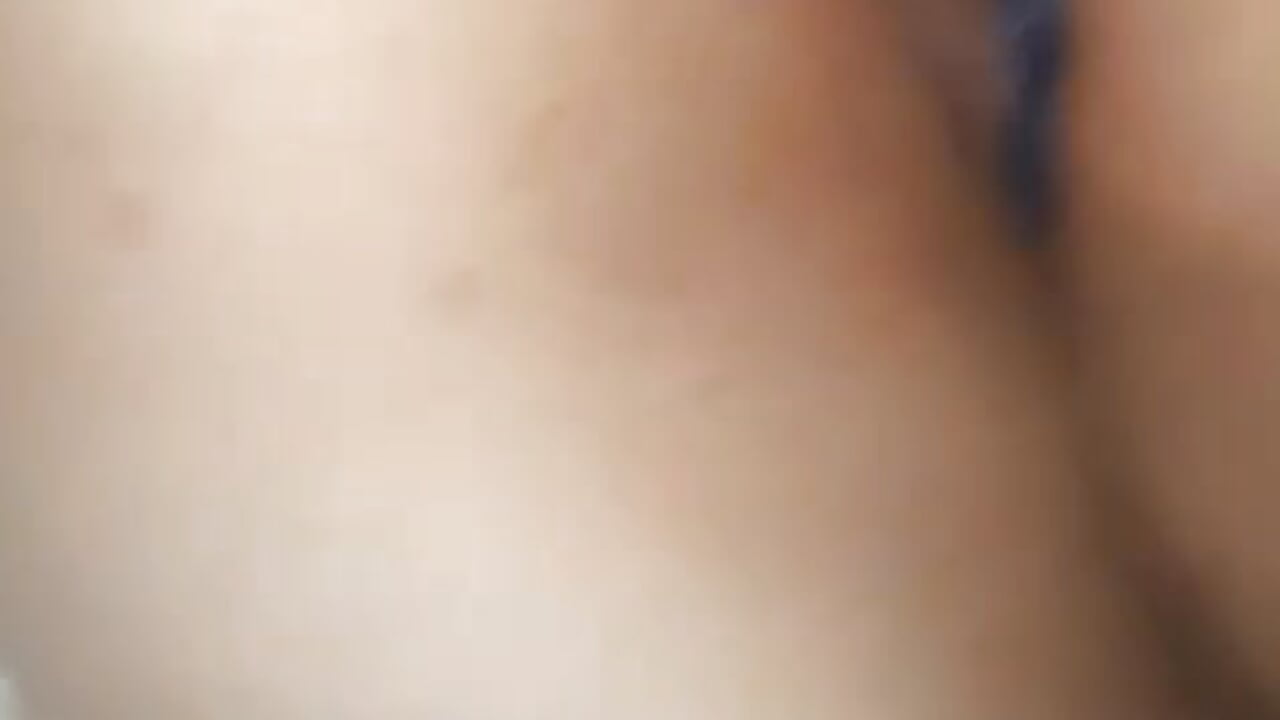 mostrando su trasero