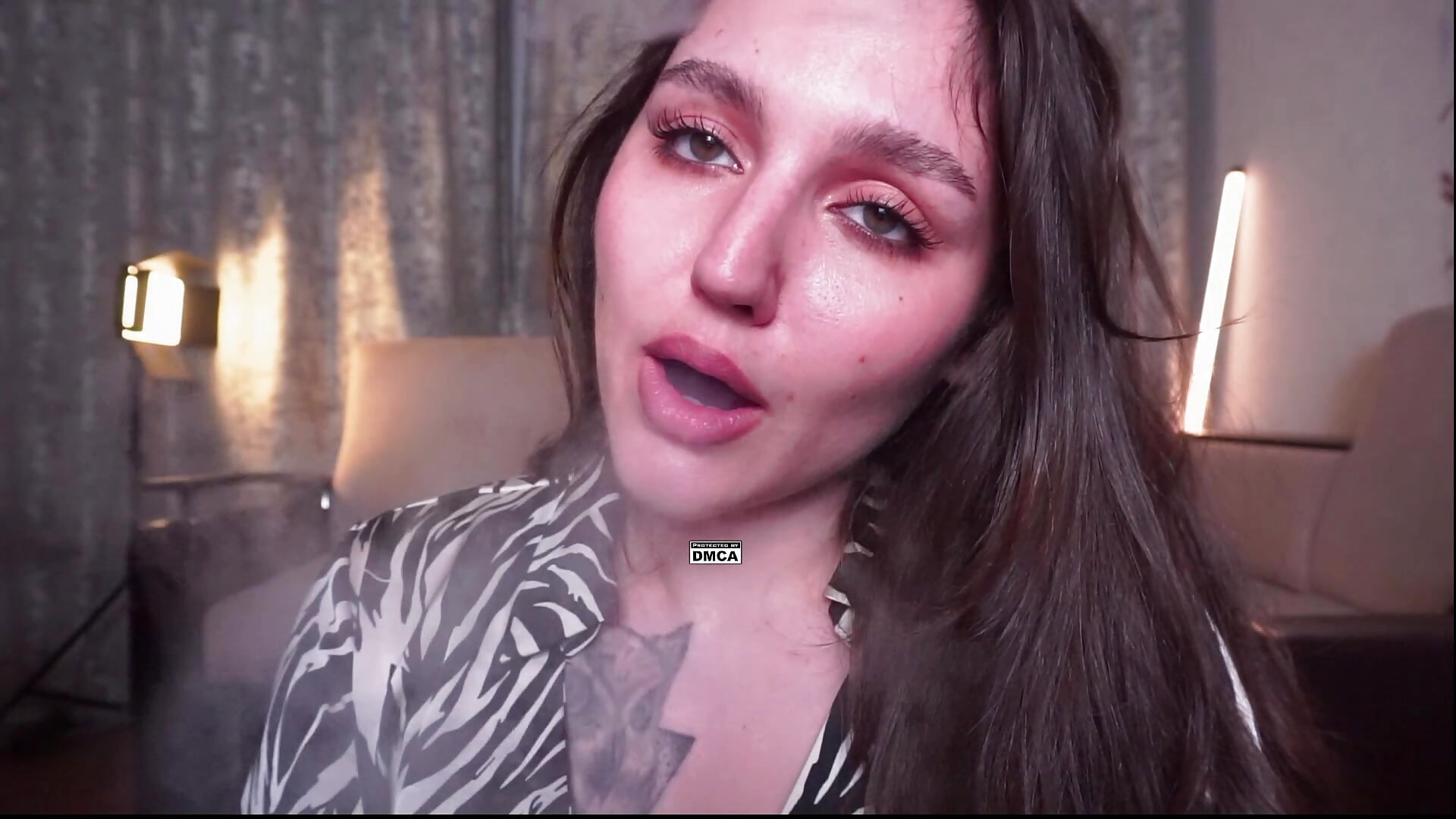 vape and ass teasing — filmik Hoot_owl_cb, modela(-lki) na kamerkach