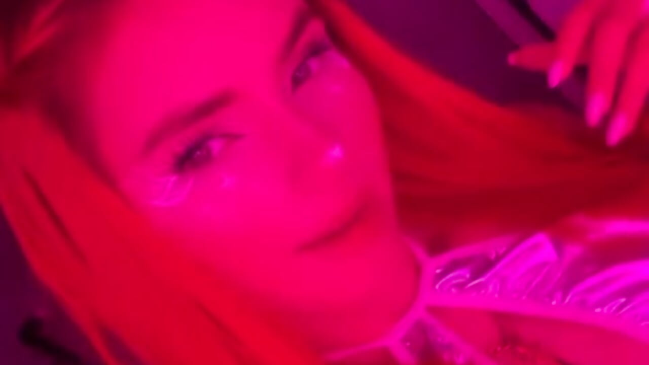 Trick or treat🎃🧡 - vídeo de Miah_hilton2 modelo de câmara