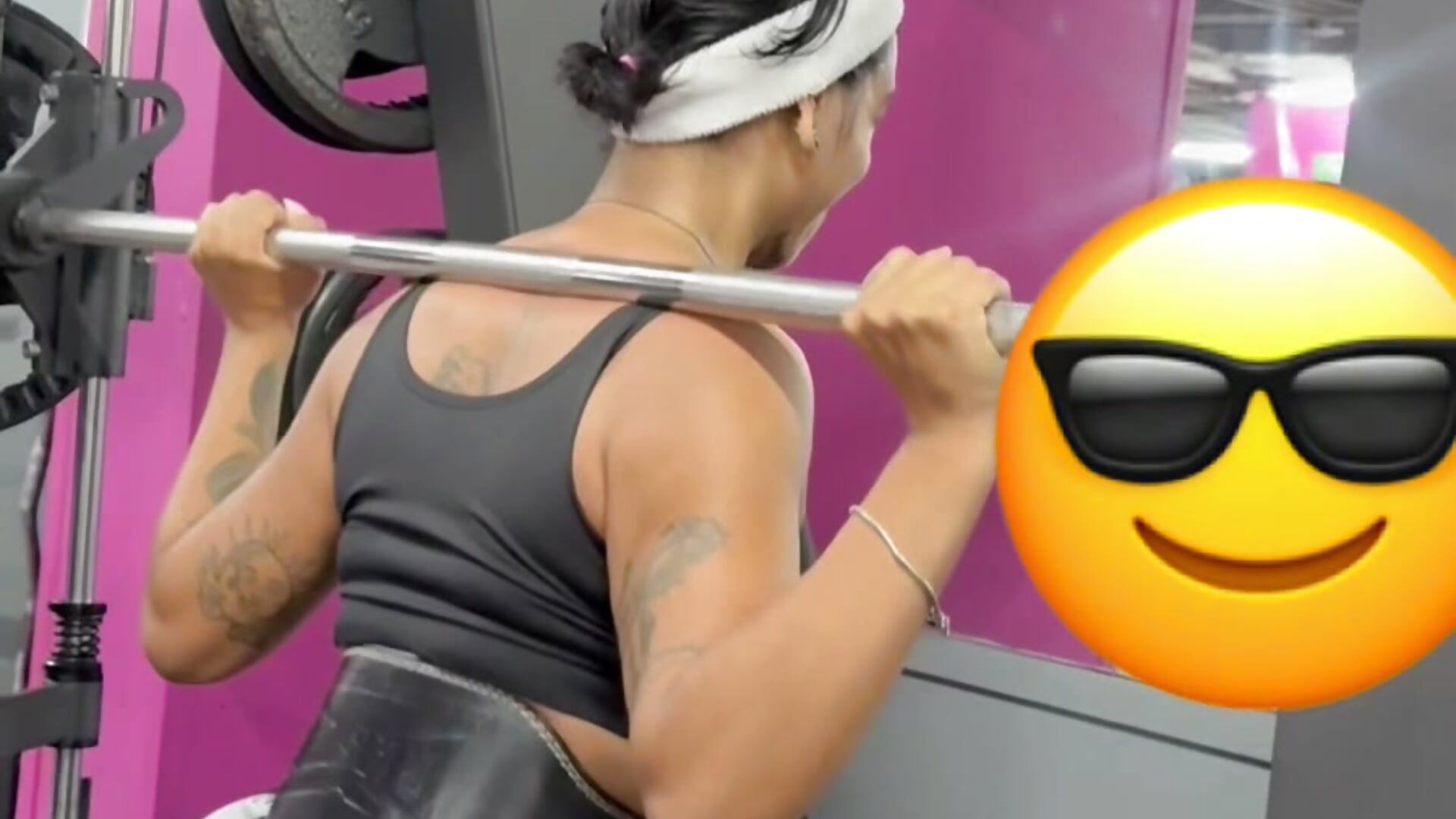 Leg day!!– LollaByer kameramodell videója