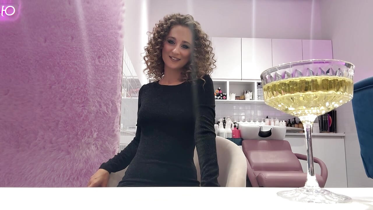Her energy speaks for itself – видео вебкам-модели MichelLeee