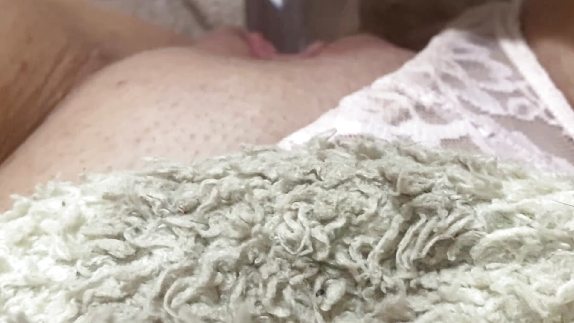 Dildo deep in my pussy💦