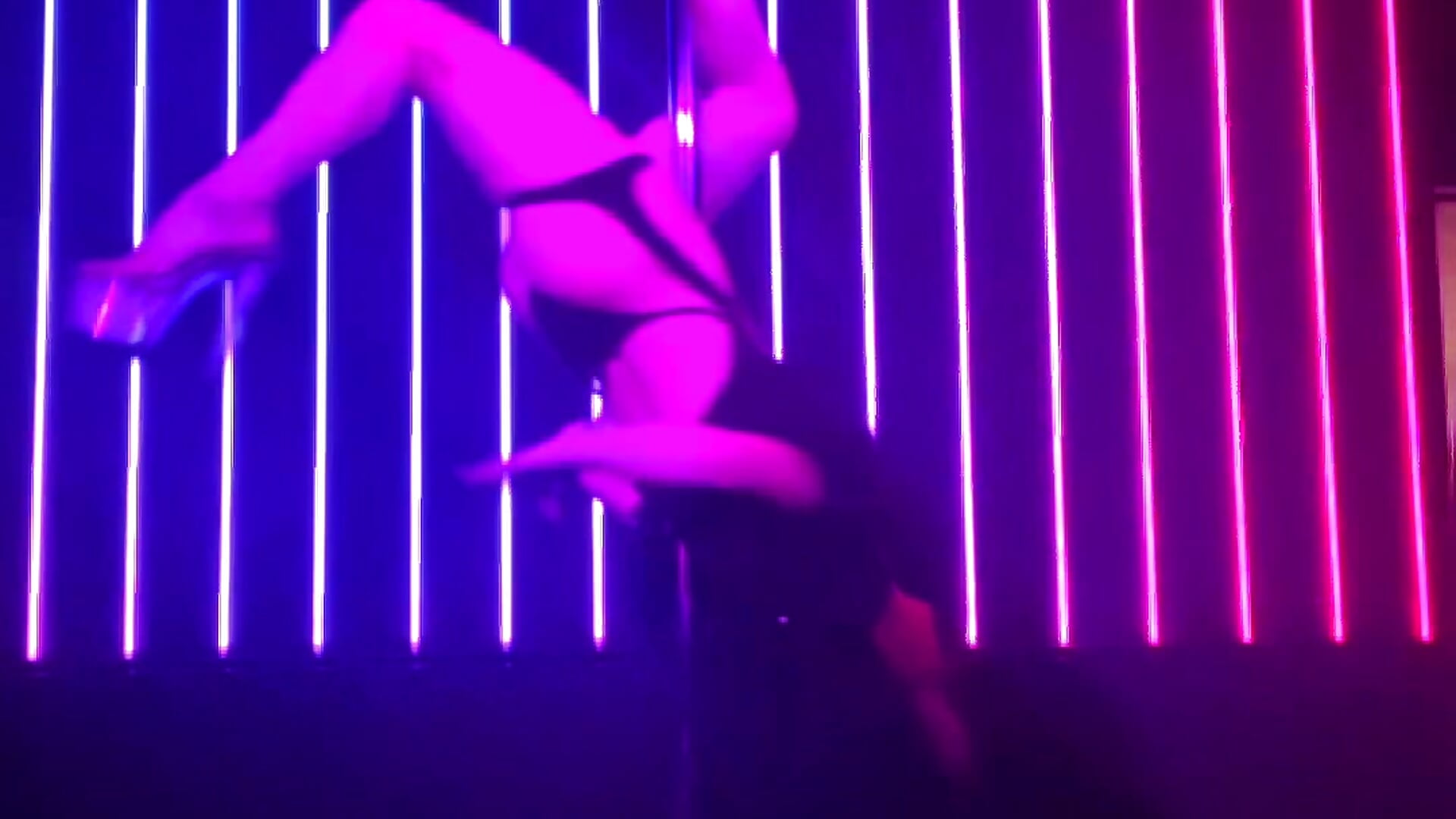 First pole then let’s drink about it 🥂 - video by badlills201 cam model