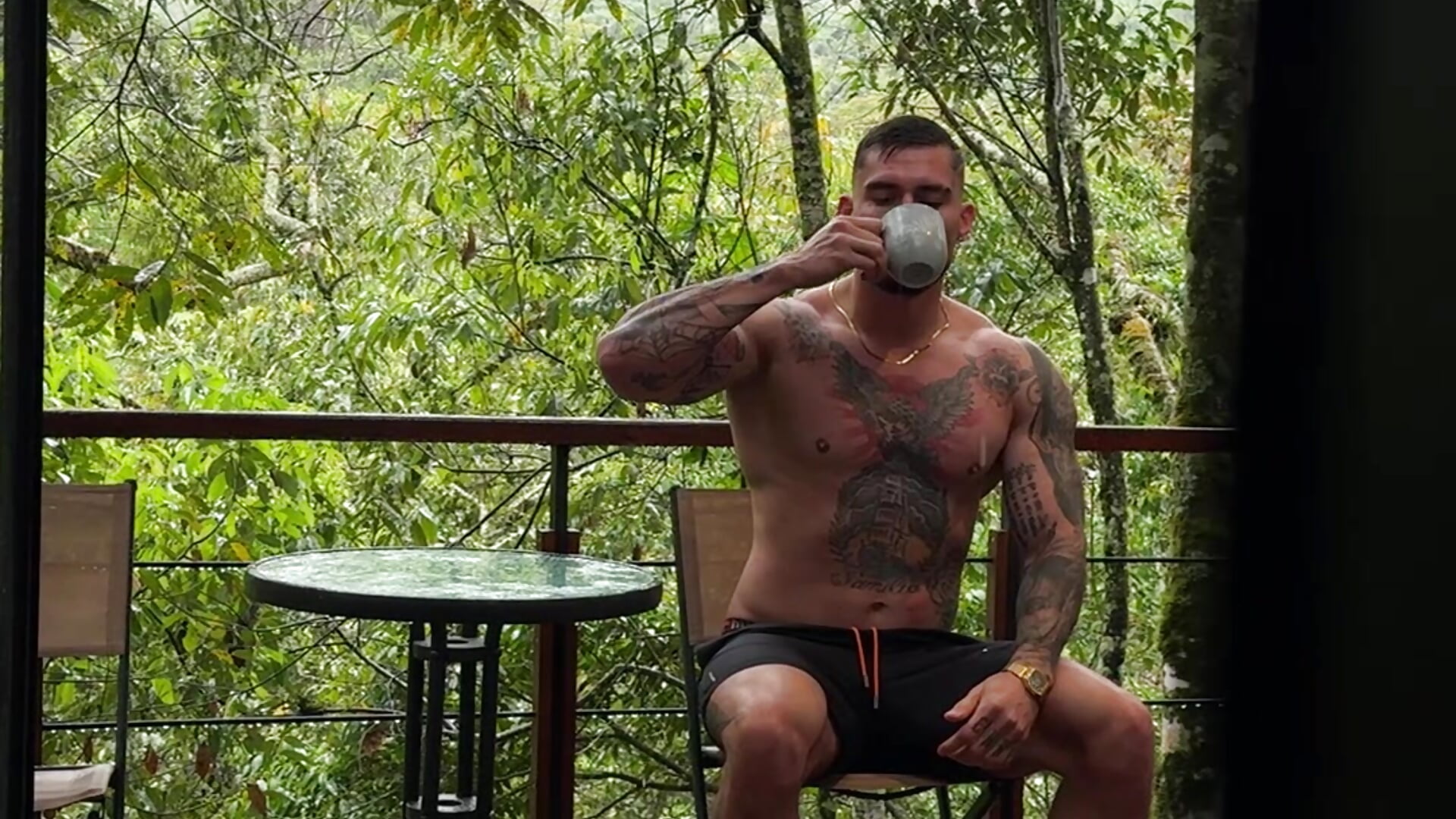 C H I L L - video của người mẫu cam DimitriSullivan_