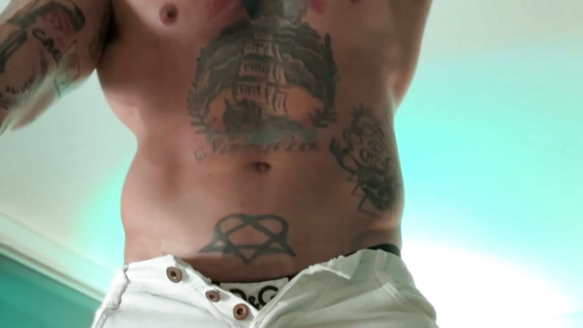 Discover how I look like under mask - video van DimitriSullivan_ cam-model