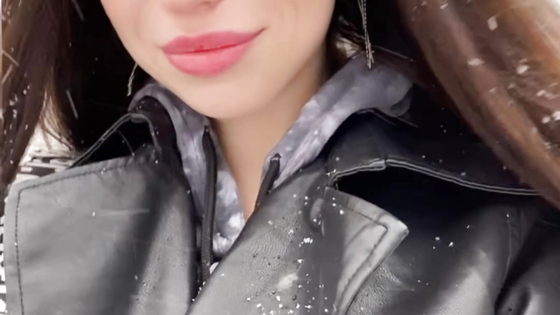 It's snowing again ❄️ - vídeo de TaylorDavids modelo de câmara