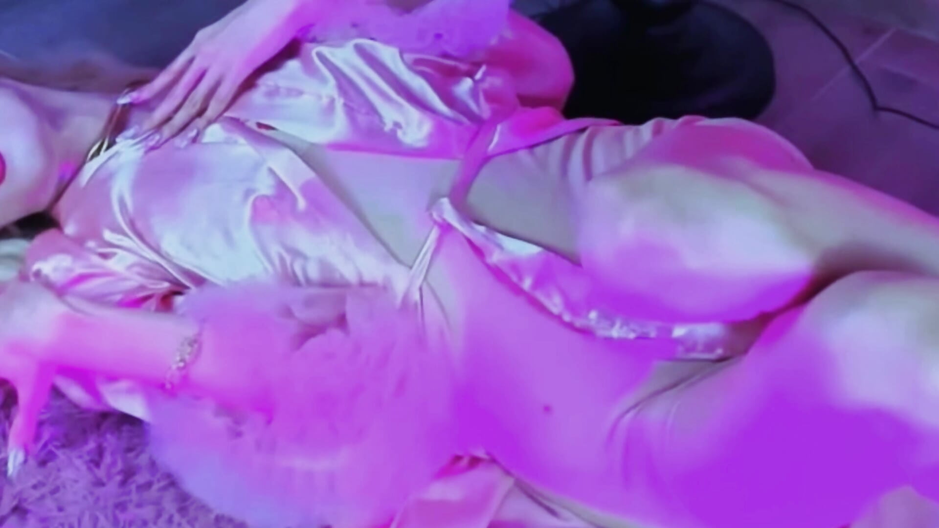 Cartier: under my skin - video oleh model kamera PamelamyDreamys