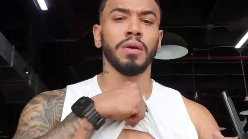 MY MOMENT FAVORITE..... GYM 😈🔥 – video modela na kameri bruno_miller_