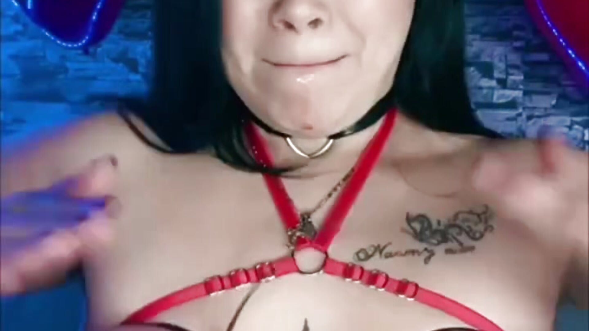 Wax 🕯 - video by sofi_bronw cam model