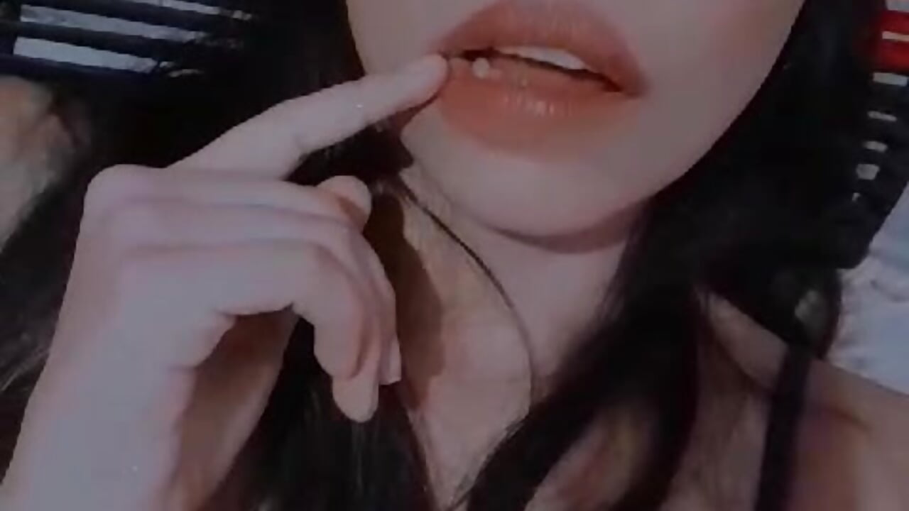 taste my sweet lips