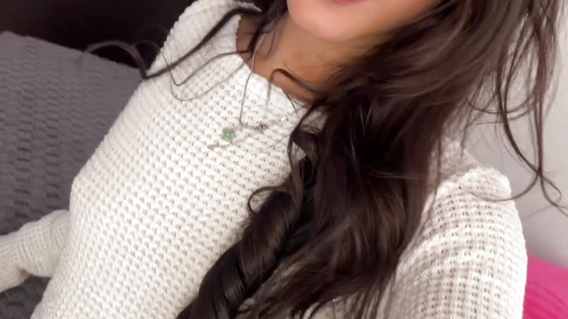 Here's your green-eyed brunette 🤭🔥 - video của người mẫu cam Ambeer_Rousess