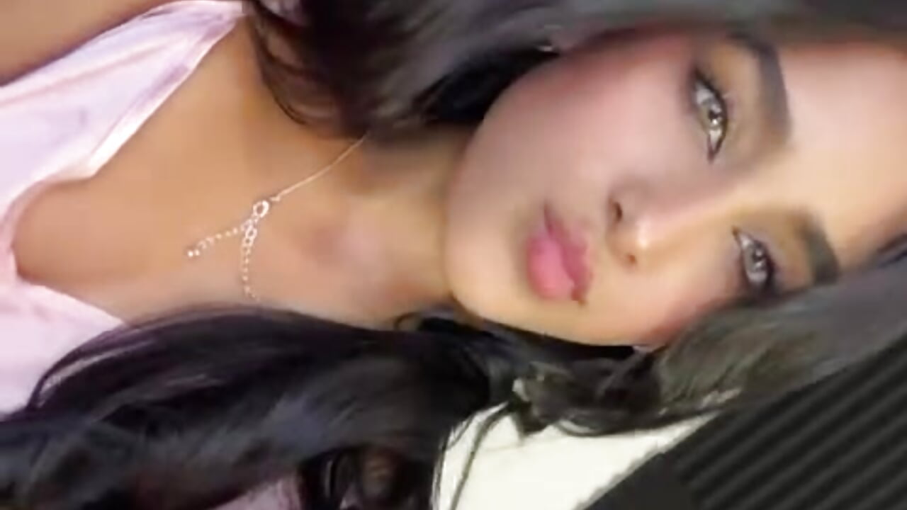 My green eyes love you - video của người mẫu cam Ambeer_Rousess