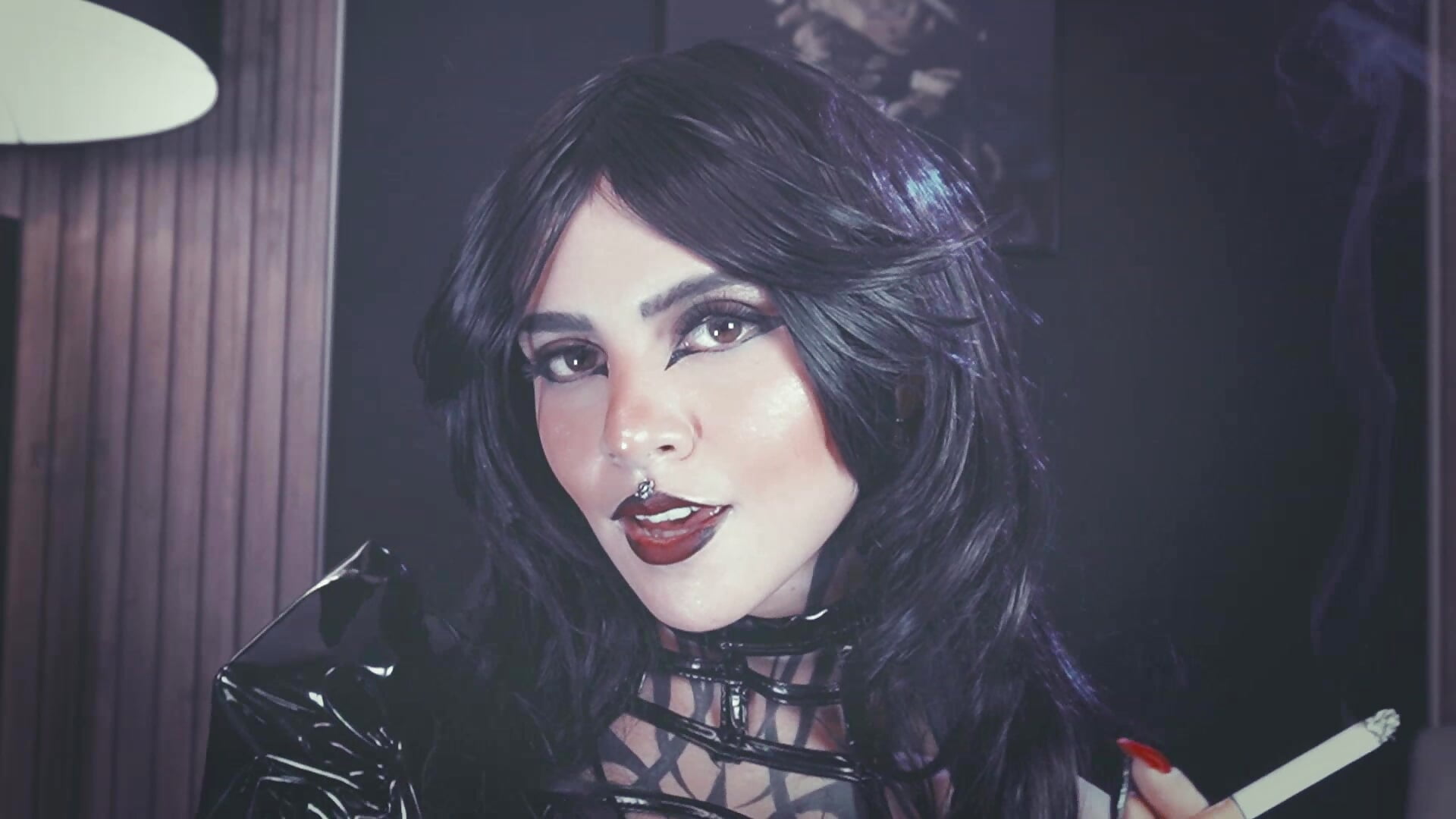 Smoke - Vídeo de Trinity___s, modelo de vídeos