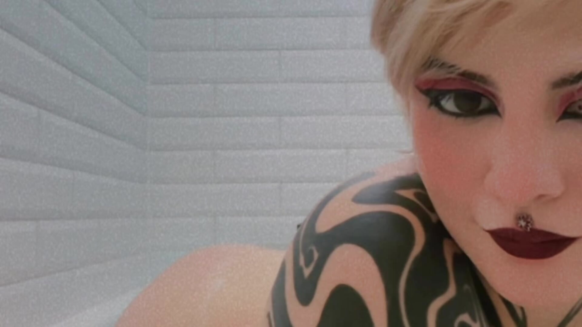 Give it a like if you miss me 🤍 - Vídeo de Trinity___s, modelo de vídeos