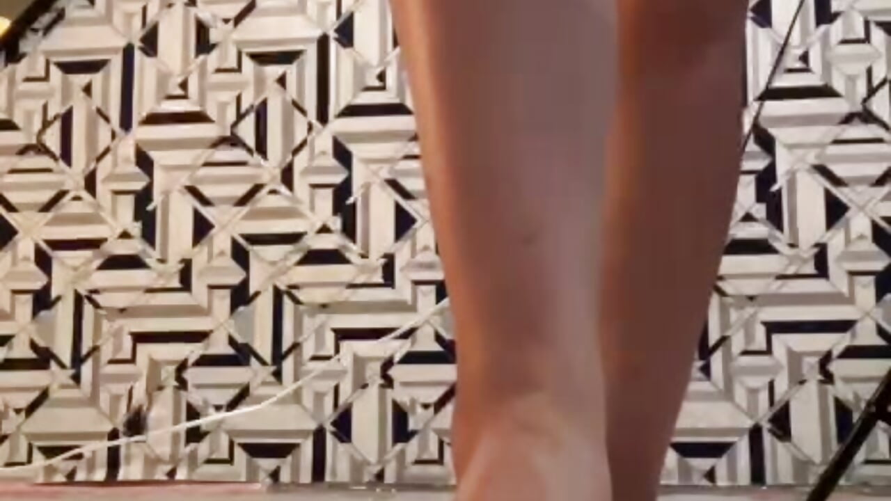 well and here I need you to see me from the bottom up - video od modelky/modela Pamela_Johnsonn