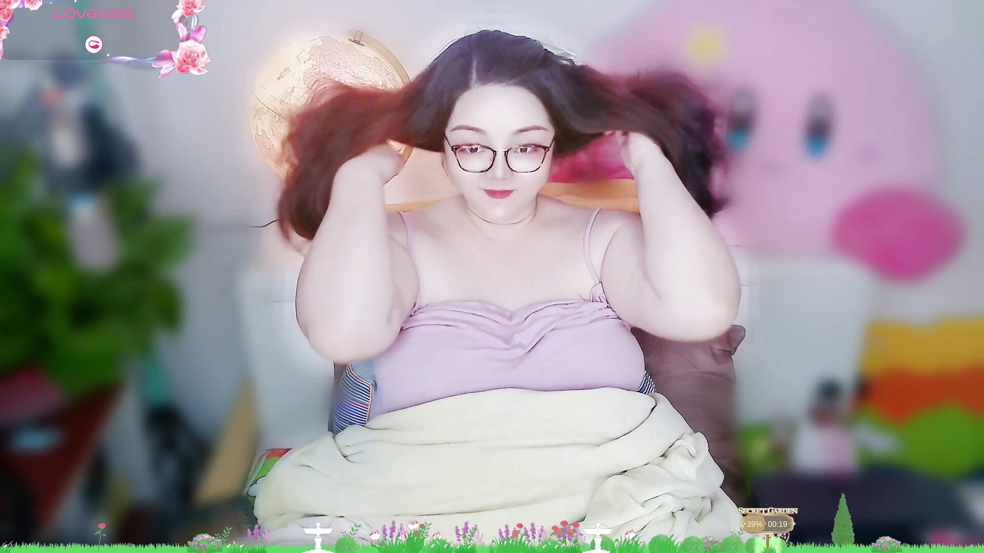 听说你们喜欢眼镜女孩？I heard that you guys like the girl with glasses? - video by AngelwithEcup cam model