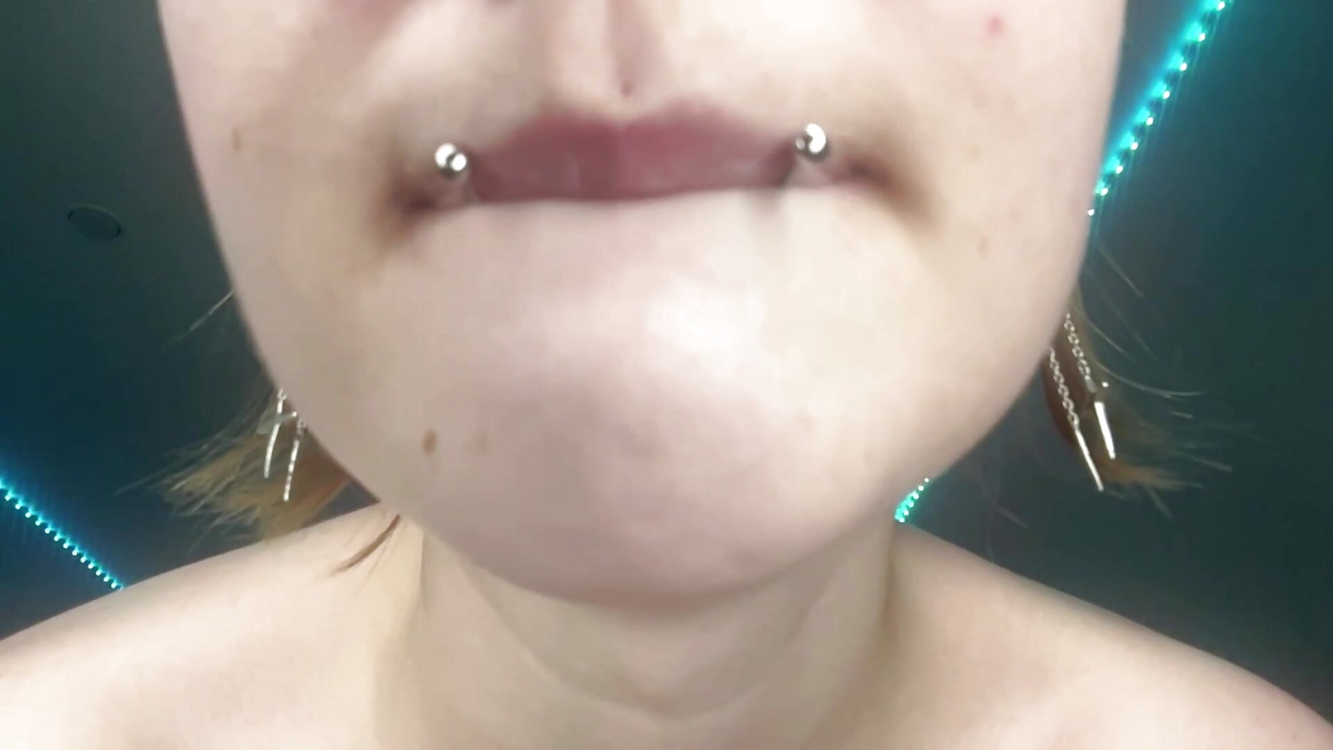 Play with my tongue - video van MoiraHavins cam-model