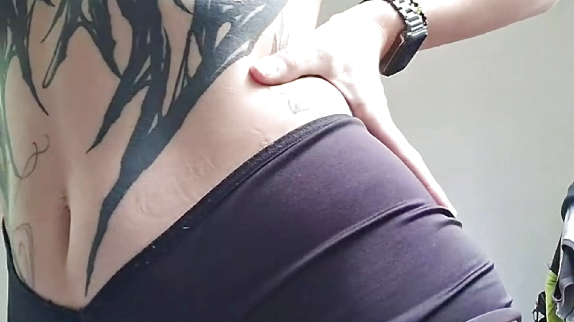 Exibindo minha bunda gostosa - Vídeo de suesky, modelo de vídeos