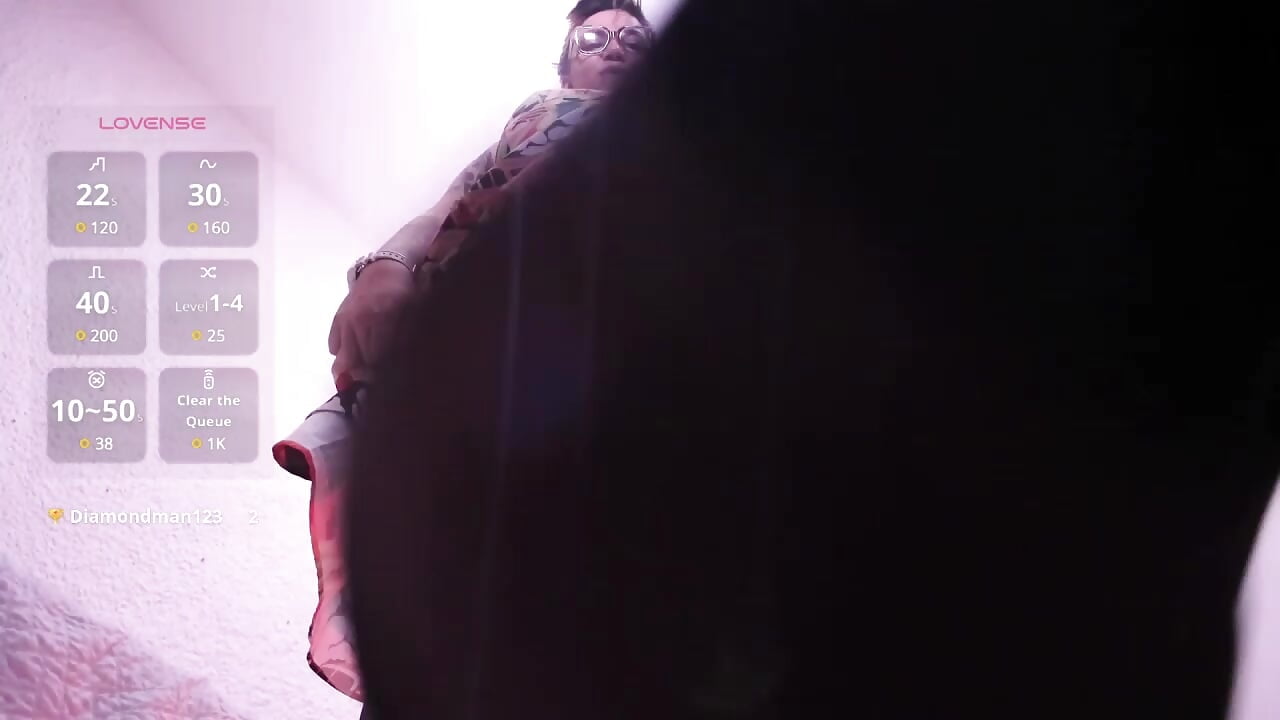 lick my feets in socks - video by poisson_ivy cam model