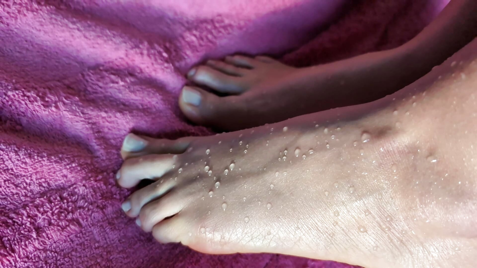Washed & Oiled Feet – Slow Motion - فيديو من Samira-Summer موديل الكام