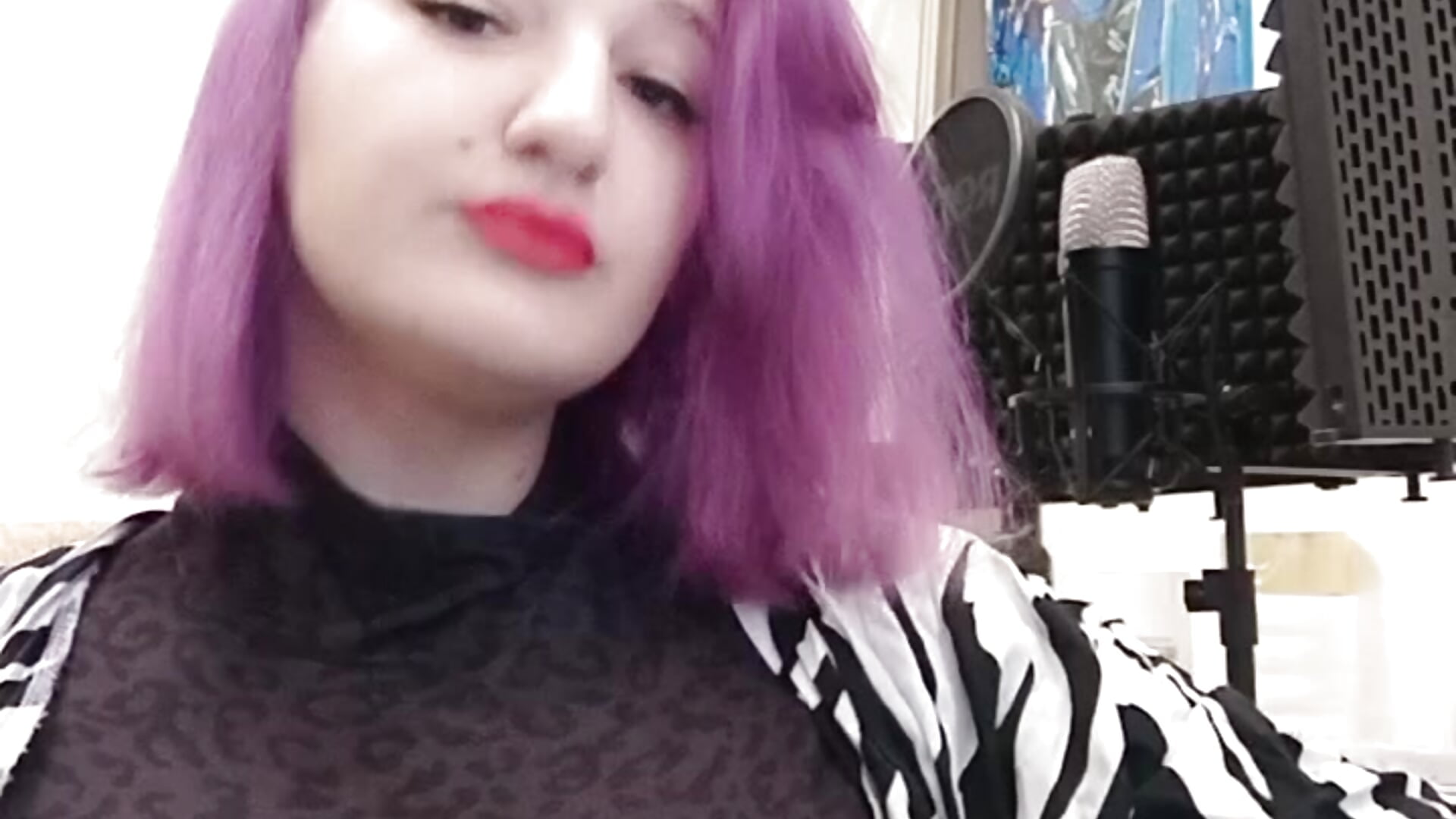 What kind of music do you like? - AnnitaMilliter adlı kamera modelinin videosu