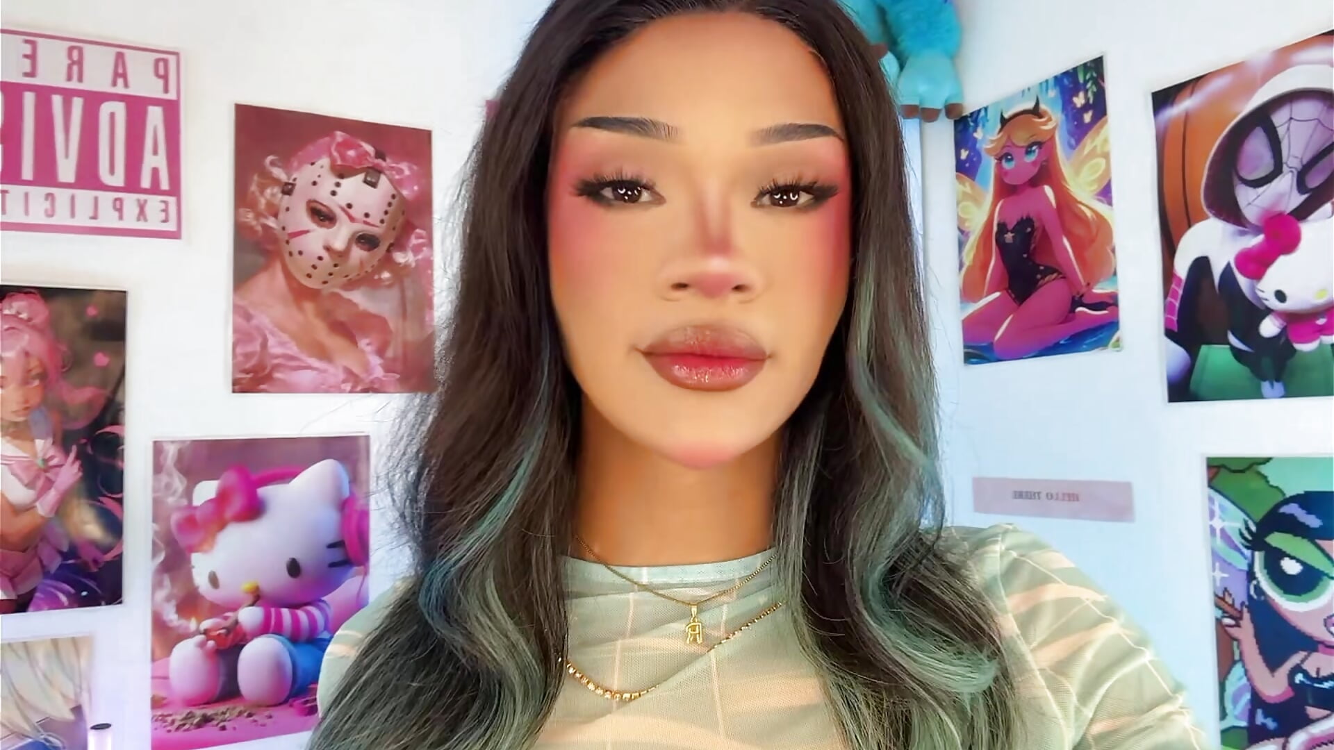 Kittylissi adlı kamer modelinin viral videoları:  3217