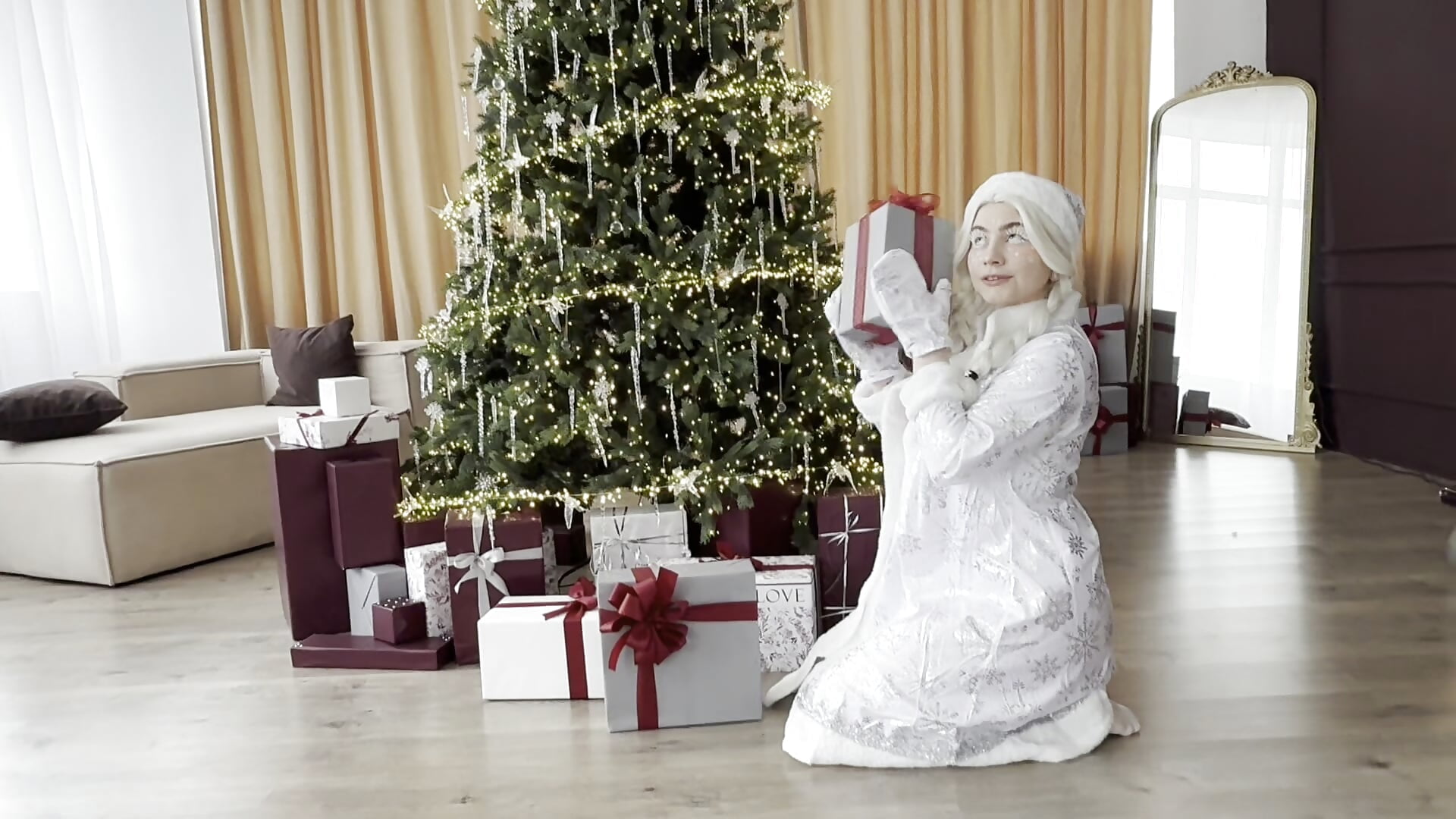 Snow queen ^^ - video by NikaRocks cam model